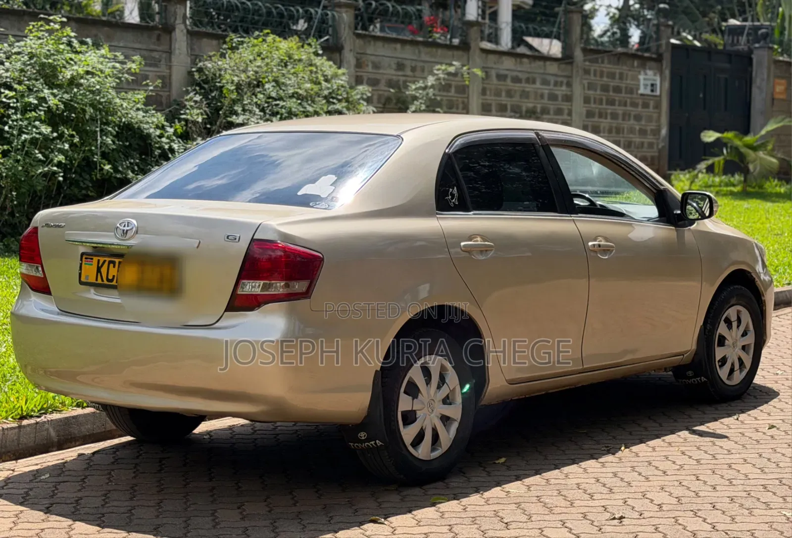 Toyota Axio 2011 Gold