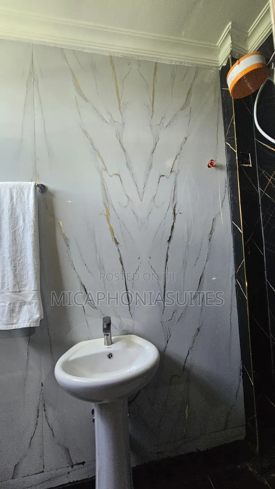 Studio Airbnb in Kware | Along Kangundo Road | Free Parking