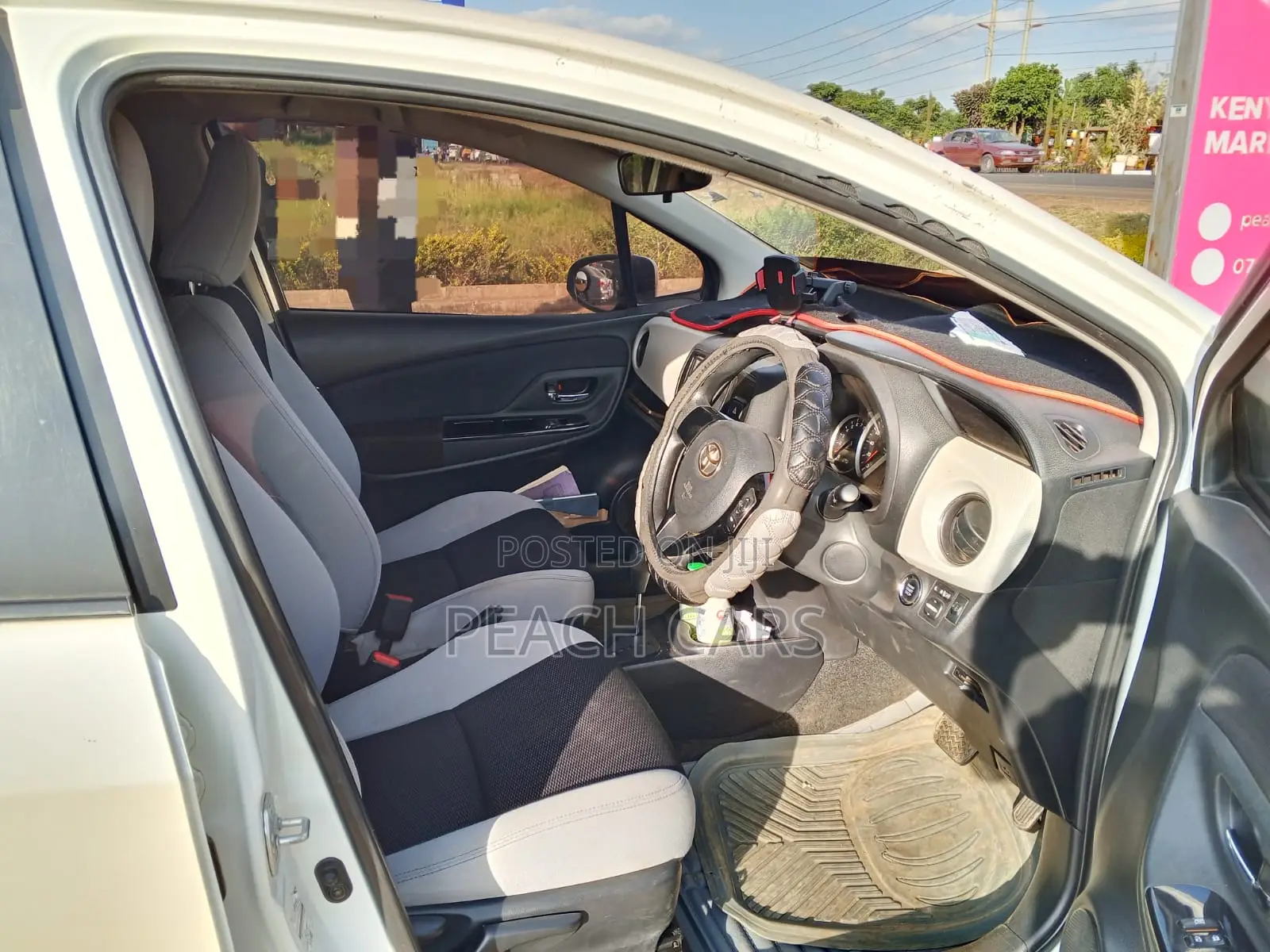 Toyota Vitz 2015 White