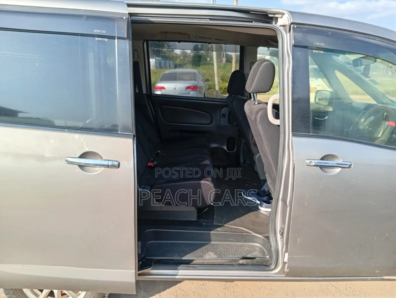Nissan Serena 2012 Gray