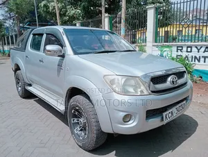Toyota Hilux 2010 Silver