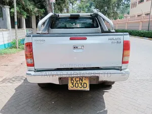 Toyota Hilux 2010 Silver