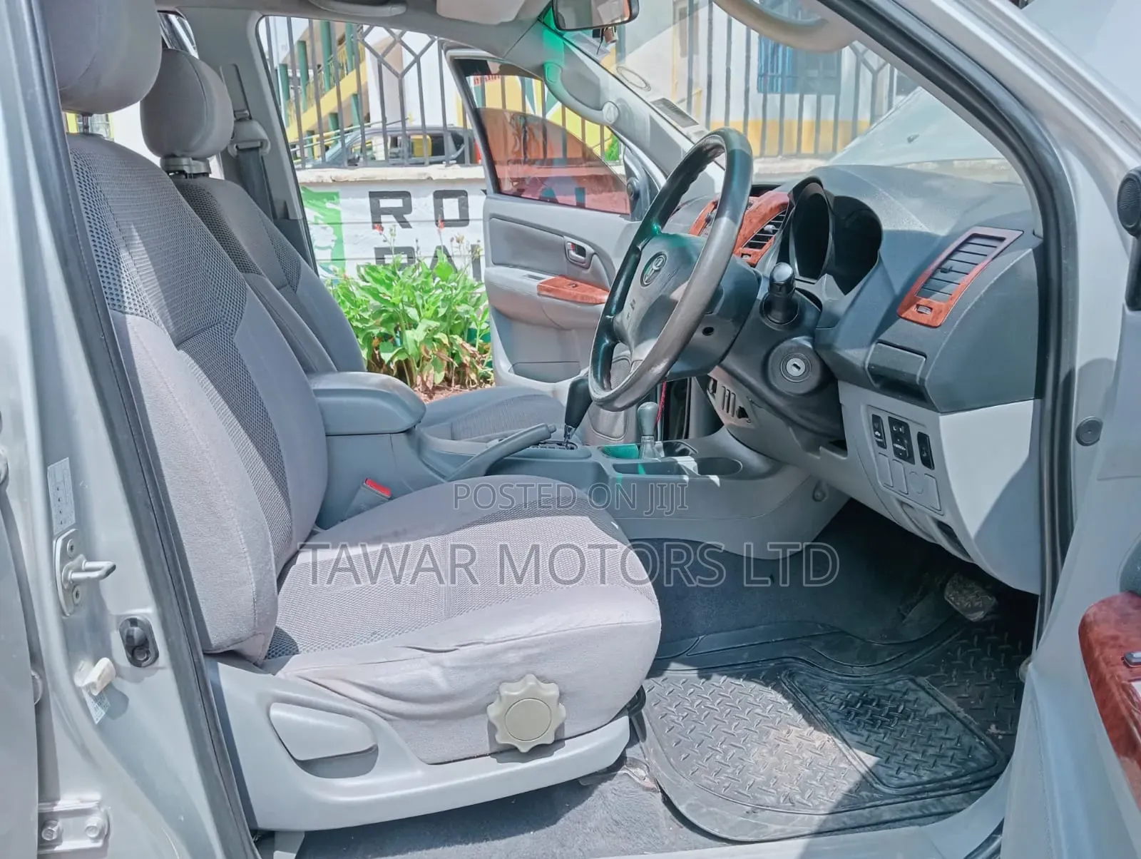 Toyota Hilux 2010 Silver