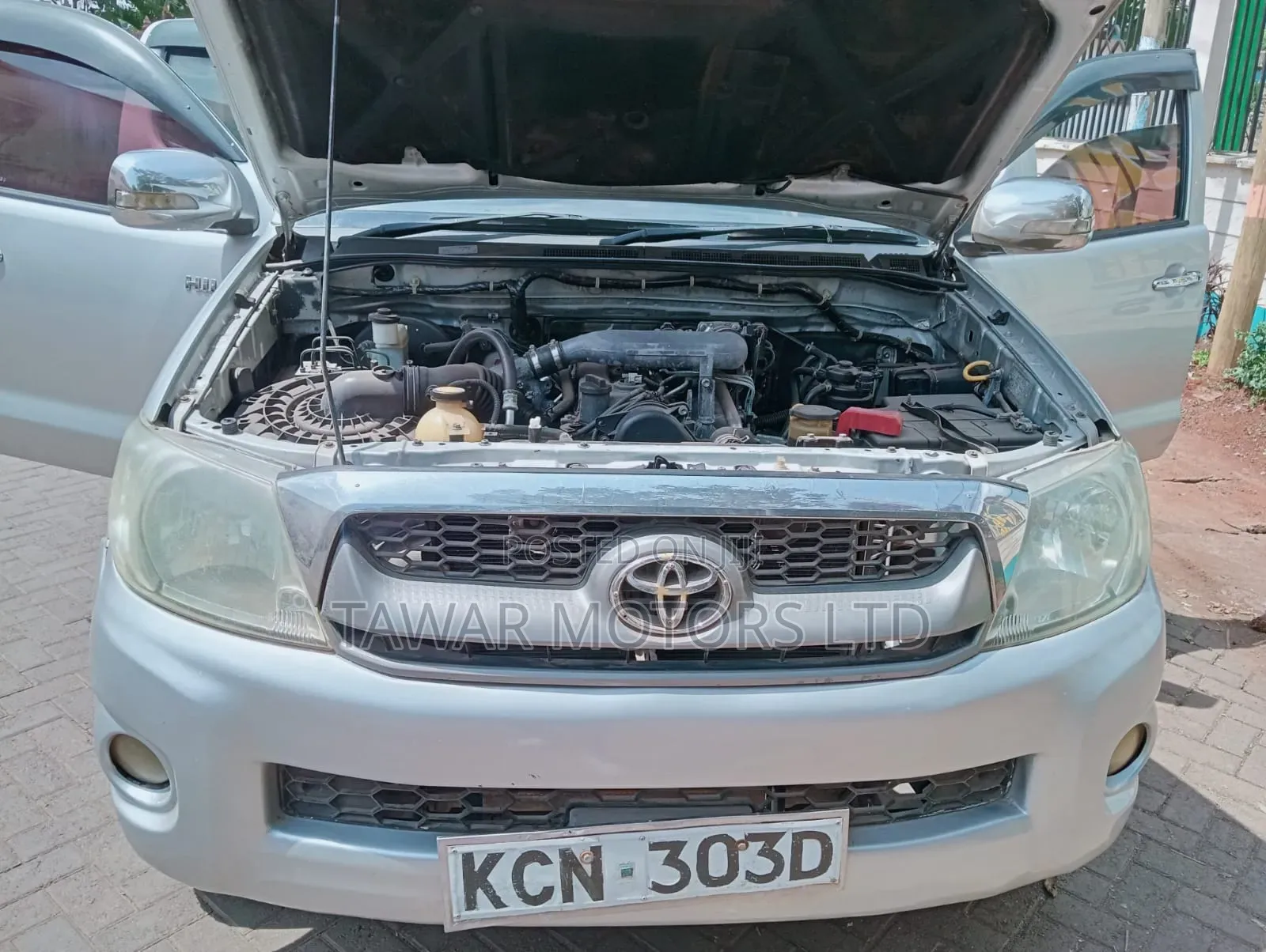 Toyota Hilux 2010 Silver