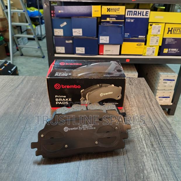 Audi Q5 Front Brake Pads - Original Brembo Performance Series - thumbnail 3