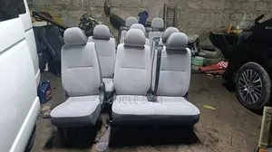 Toyota Hiace 9l or 7l Seats
