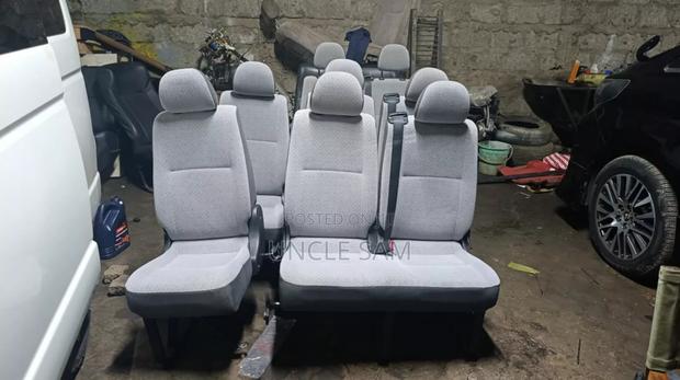 Toyota Hiace 9l or 7l Seats