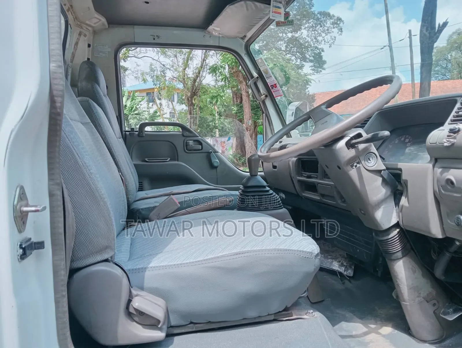 Isuzu NQR 2013 White