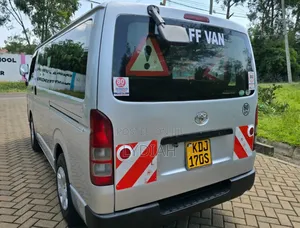 Toyota HiAce 2015 Silver