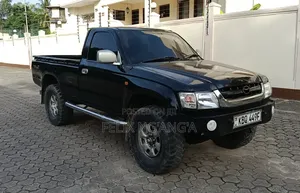 Toyota Hilux 2004 Black