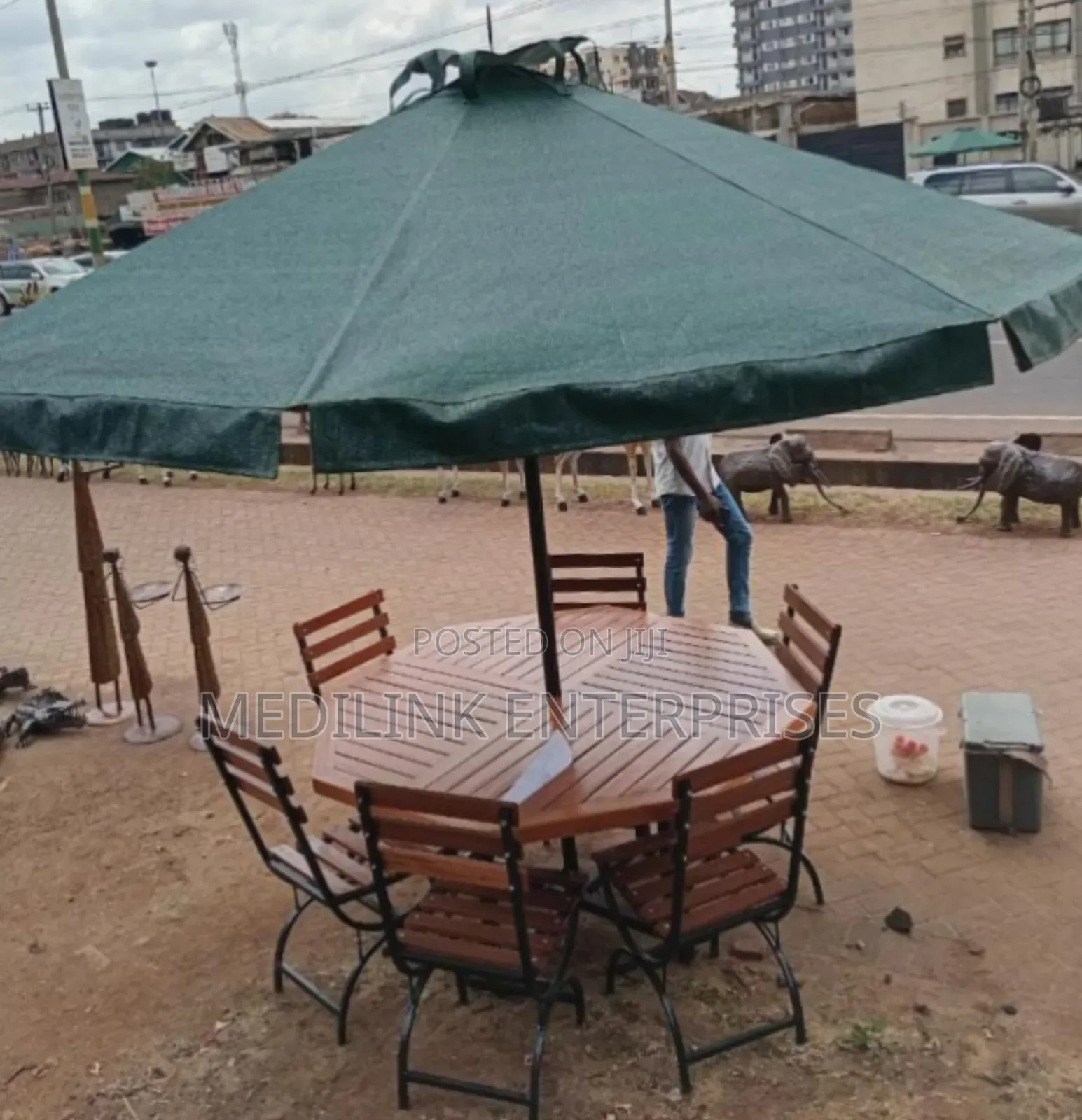 Kingly Bate 6-Seate Garden Shade for Outside
