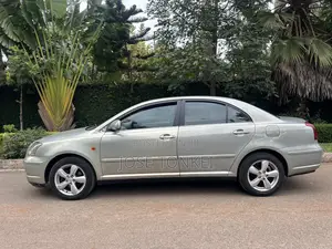 Toyota Avensis Liftback 2004 Gray