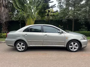 Toyota Avensis Liftback 2004 Gray
