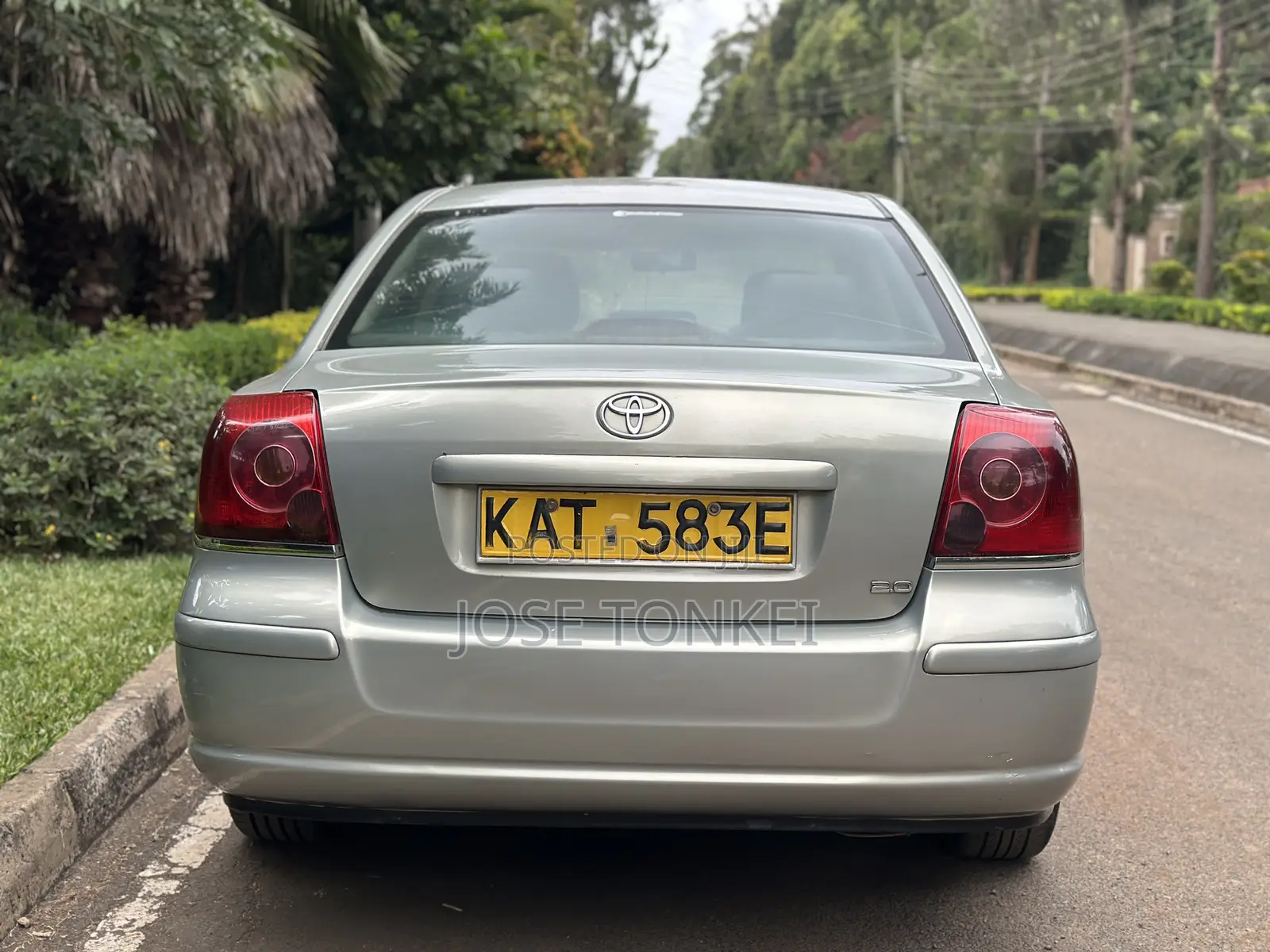 Toyota Avensis Liftback 2004 Gray