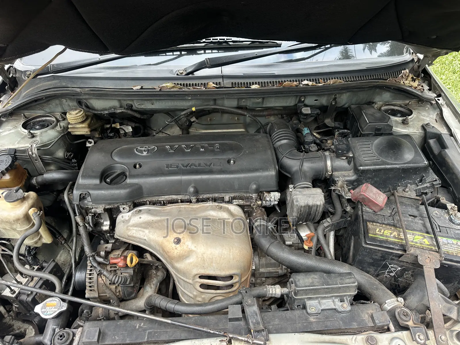 Toyota Avensis Liftback 2004 Gray