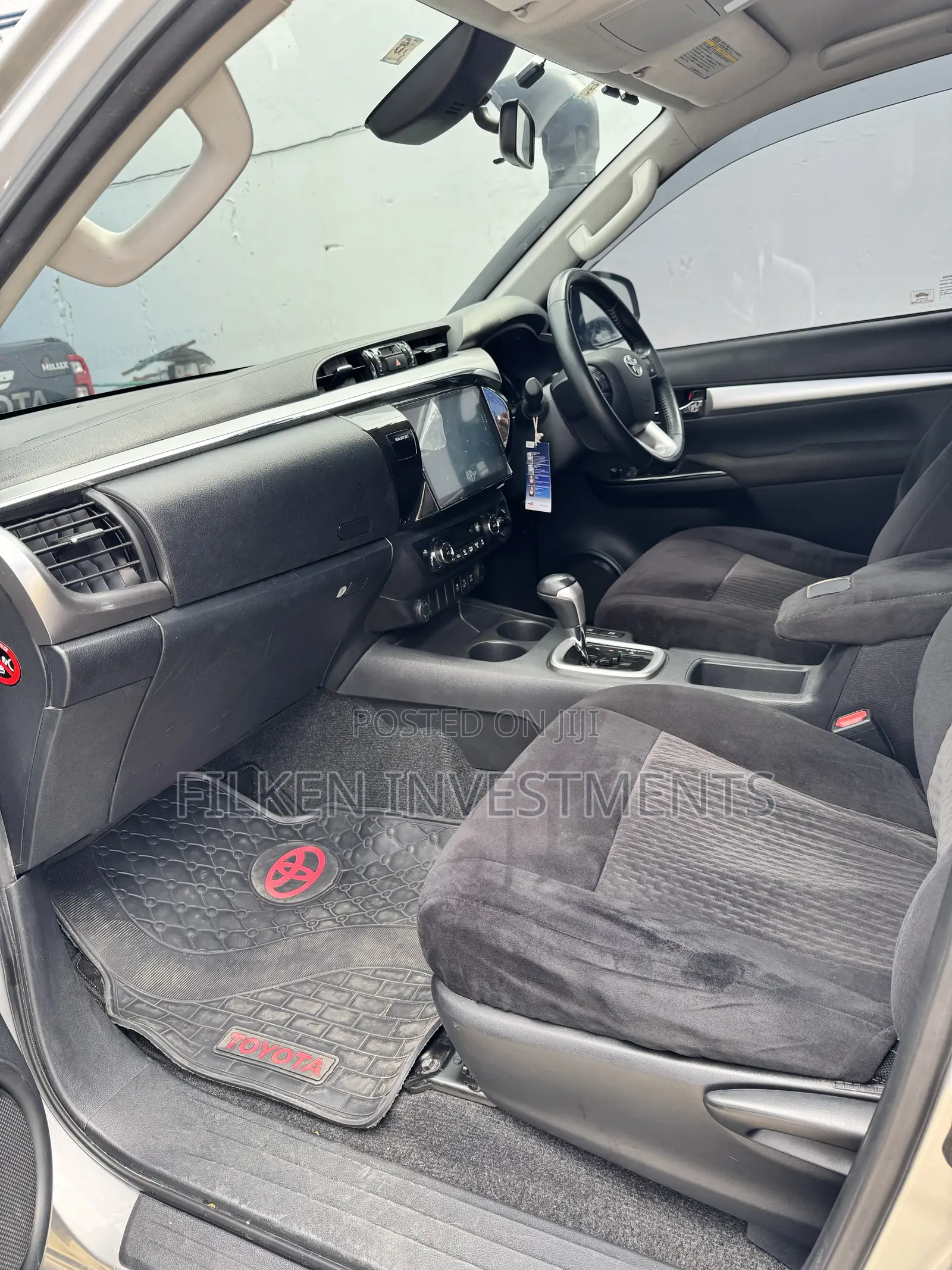 Toyota Hilux Revo Double Cab Deisel 2.4 AWD 2018 Silver