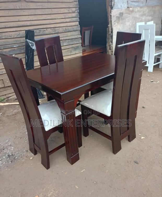 Anhli 4-Seater Solid Dinner Table Set 4 Seater