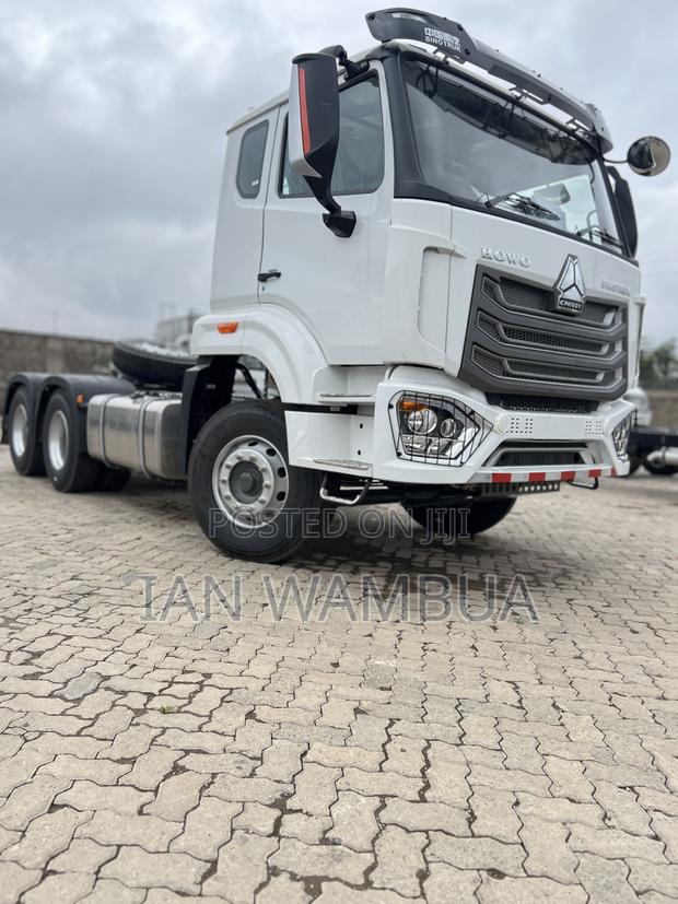 Heavy Commercial Vehicles ; Trucks,Lorries and Buses - thumbnail 6