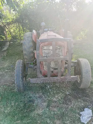 Tractor 35x Mf With Mill