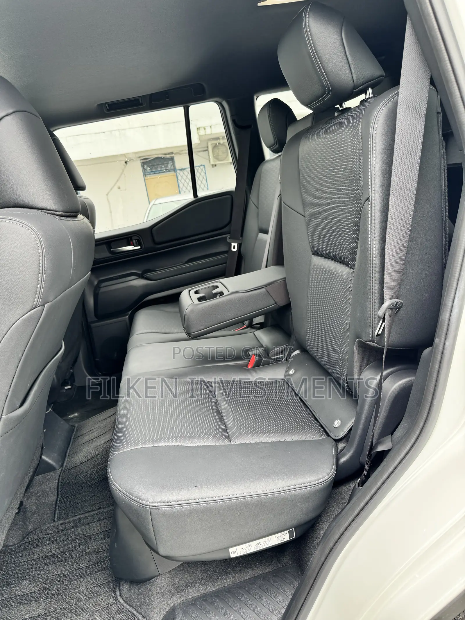 Toyota Land Cruiser Prado 2.7 2023 White