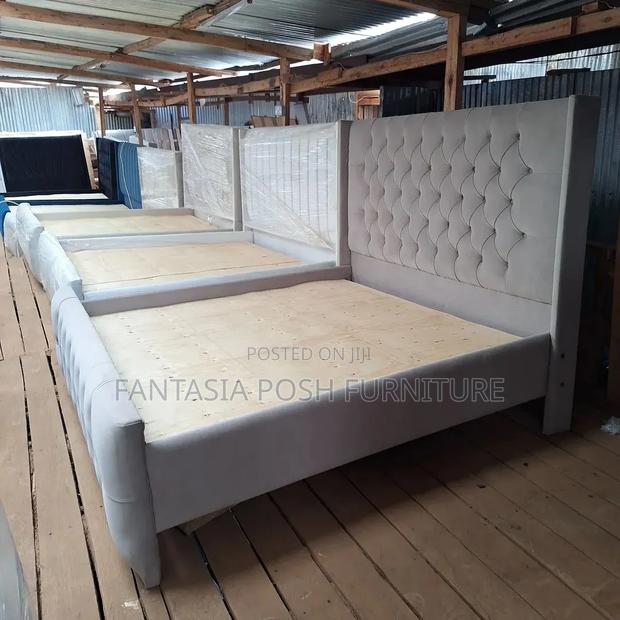 Tufted Bed Size 5 by 6 and 4 by 6