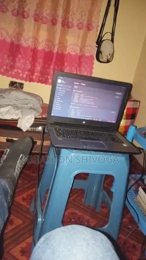 Laptop HP 348 G4 8GB Intel Core i5 HDD+SSD 500GB