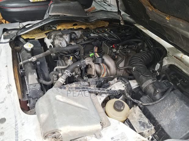 Mazda Bongo 2013 White - thumbnail 11