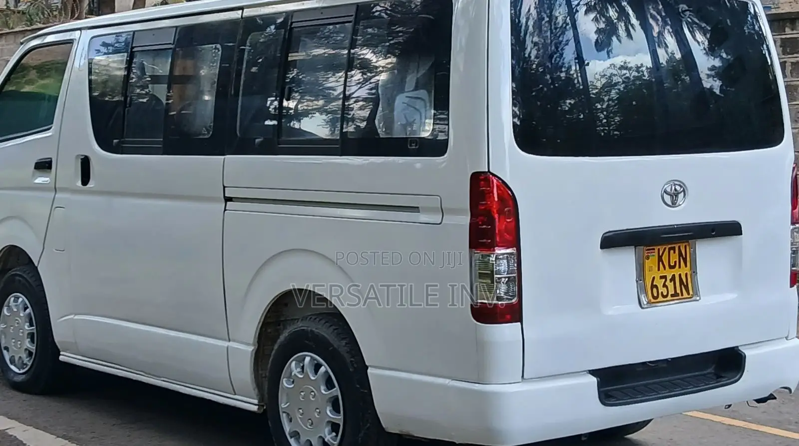 Toyota HiAce 2012 White