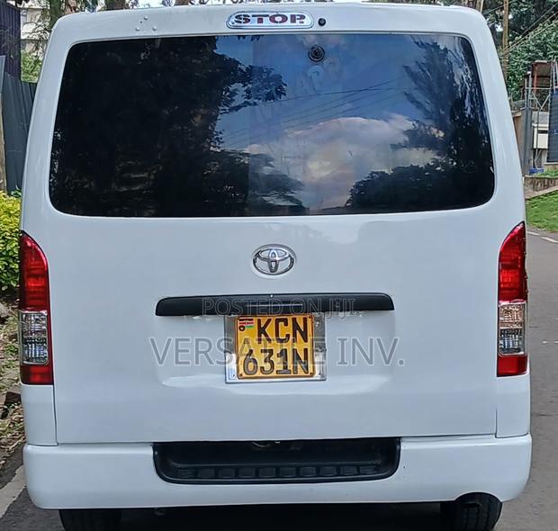 Toyota HiAce 2012 White - thumbnail 4