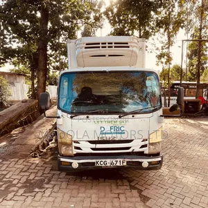 Isuzu NPR Freezer Body