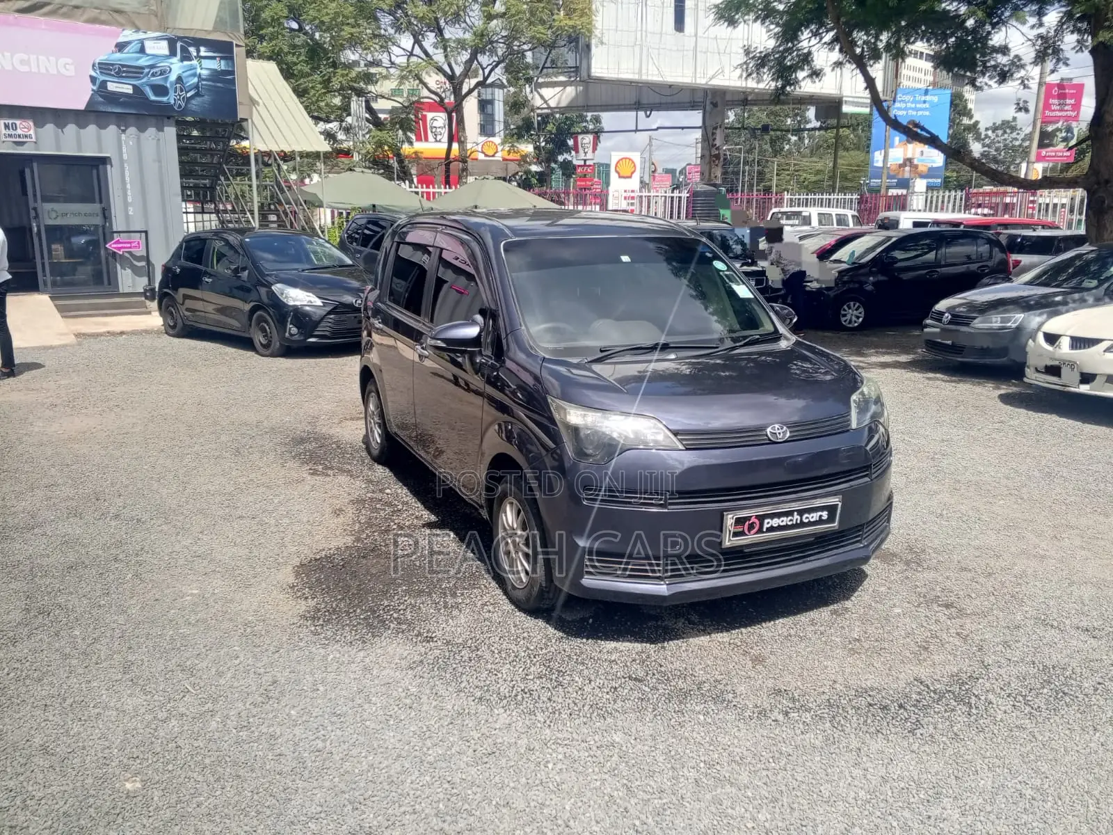 Toyota Spade 2014 Purple