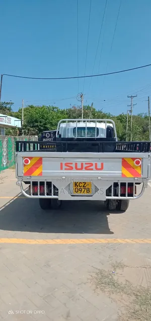 NPR Isuzu Lorry