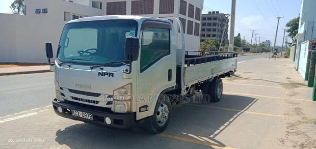 NPR Isuzu Lorry - thumbnail 4