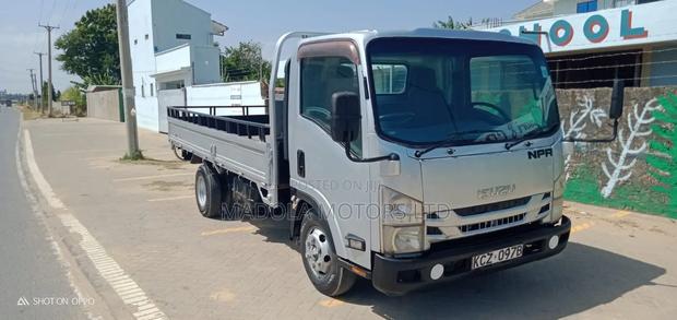 NPR Isuzu Lorry - thumbnail 8