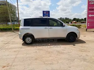 Toyota Sienta 2011 Silver