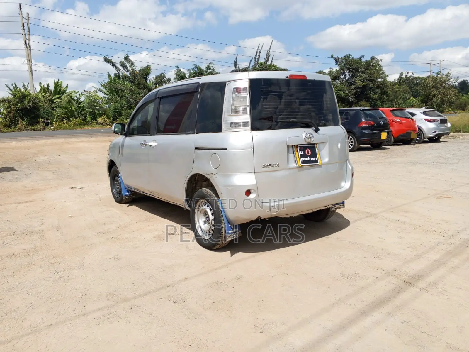Toyota Sienta 2011 Silver
