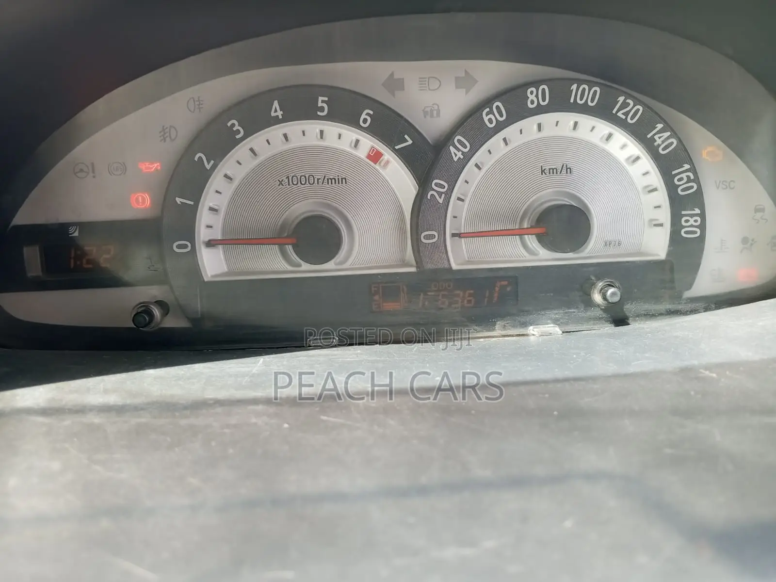 Toyota Sienta 2011 Silver