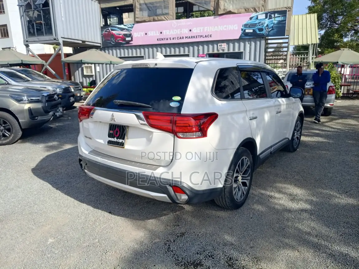 Mitsubishi Outlander 2016 White
