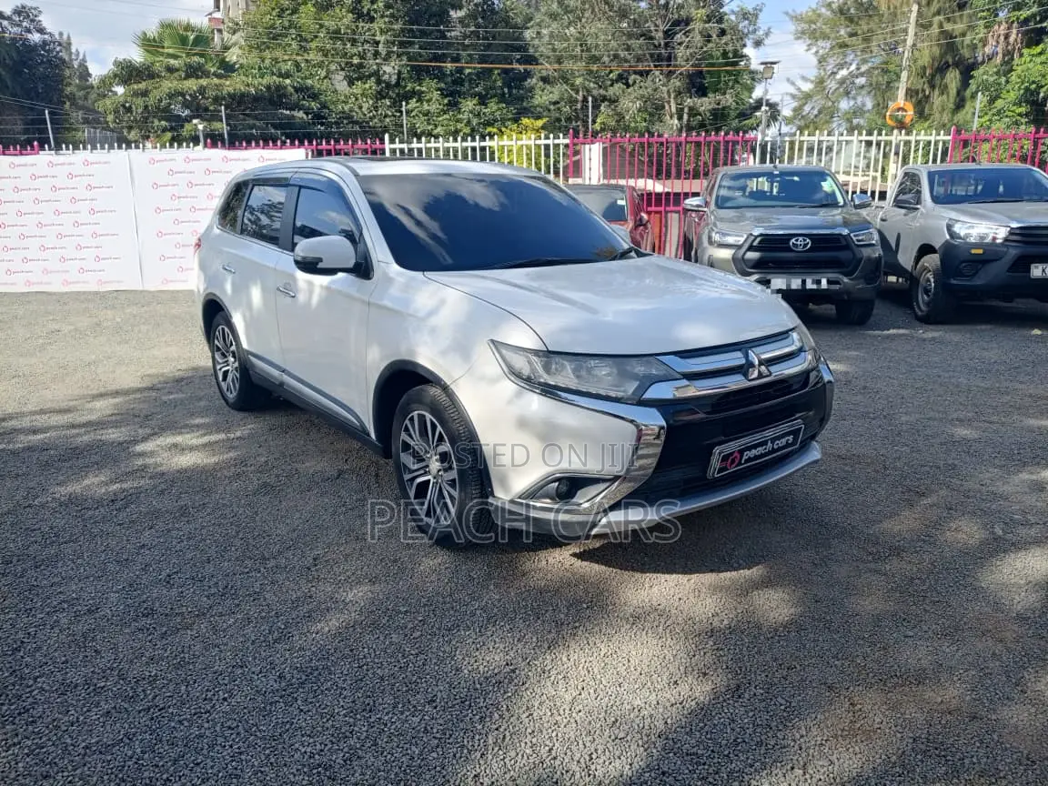 Mitsubishi Outlander 2016 White