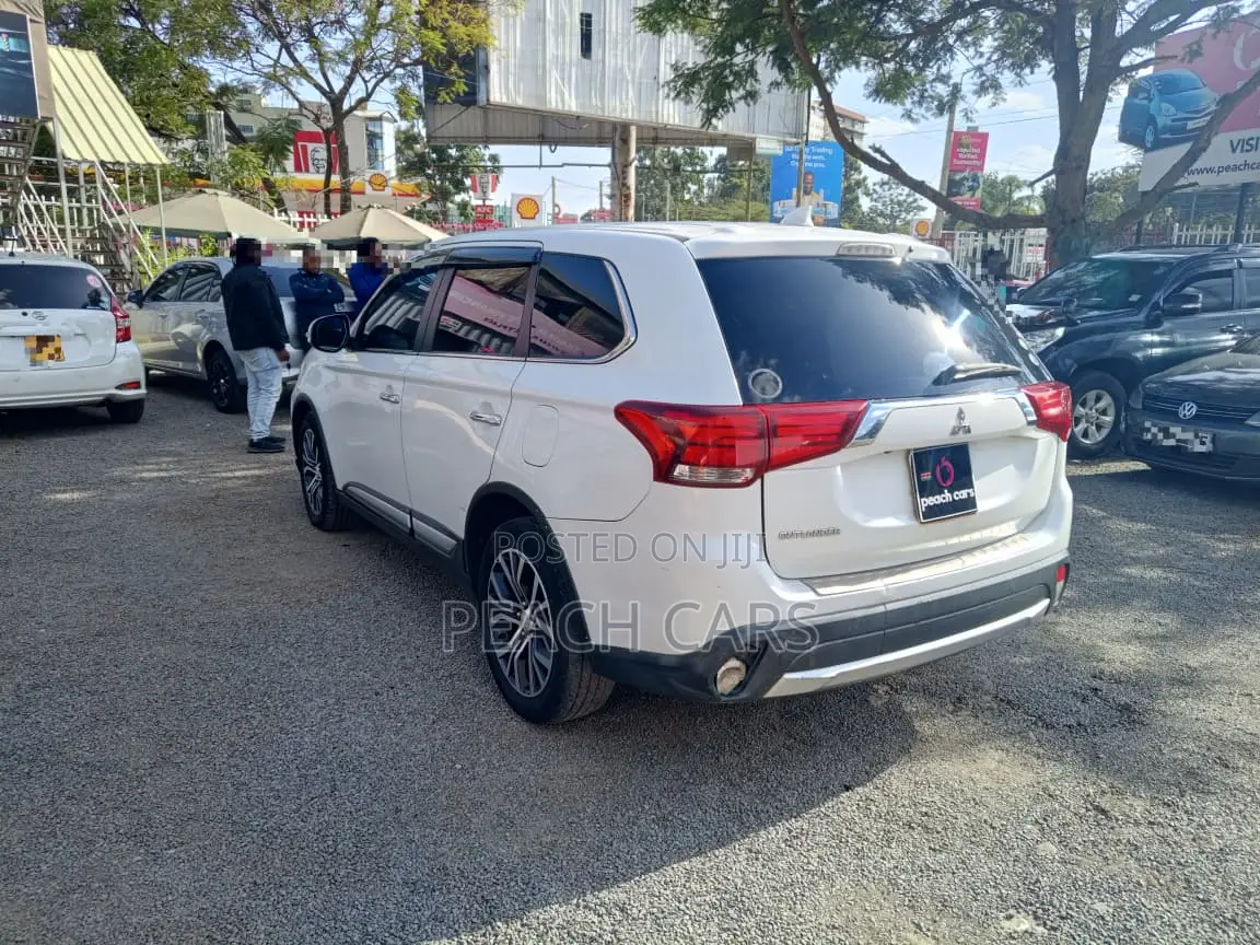 Mitsubishi Outlander 2016 White