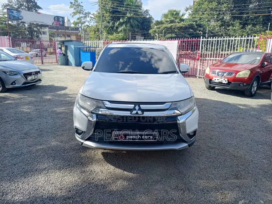 Mitsubishi Outlander 2016 White
