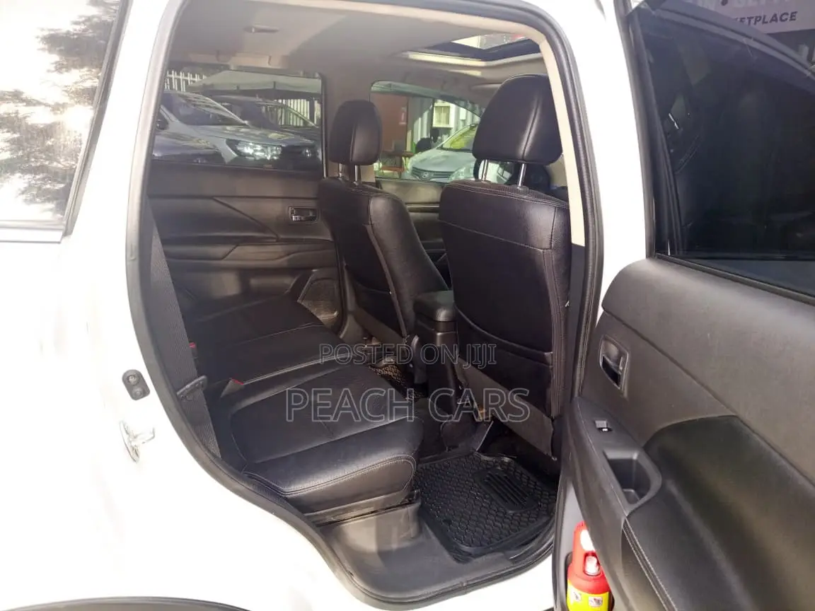 Mitsubishi Outlander 2016 White