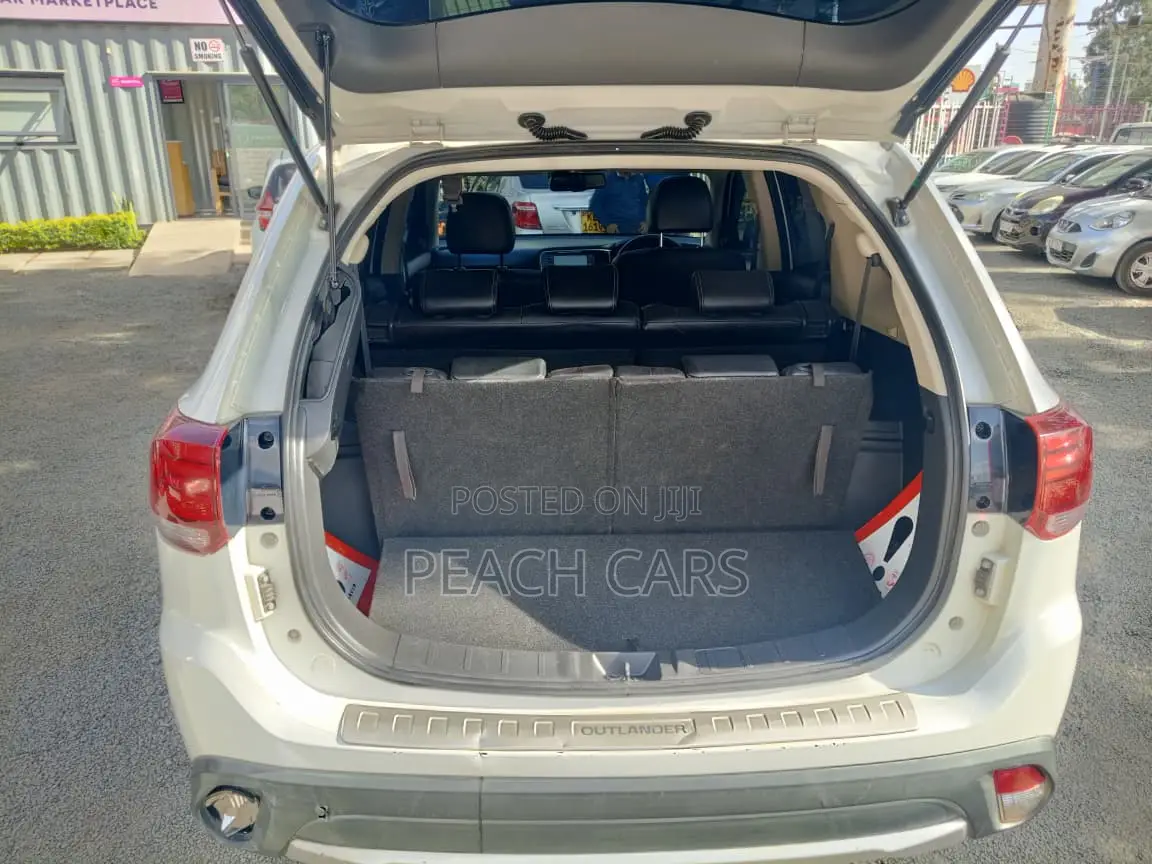 Mitsubishi Outlander 2016 White