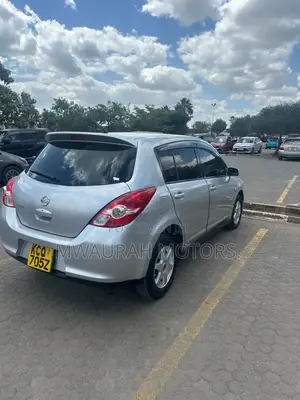 Nissan Tiida 2011 Silver