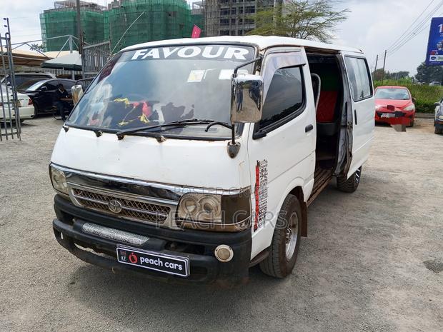 Toyota HiAce 1999 White