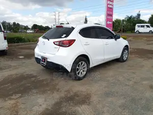 Mazda Demio 2015 Off white
