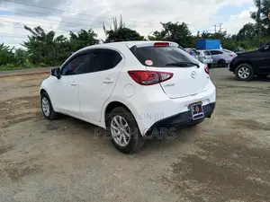 Mazda Demio 2015 Off white