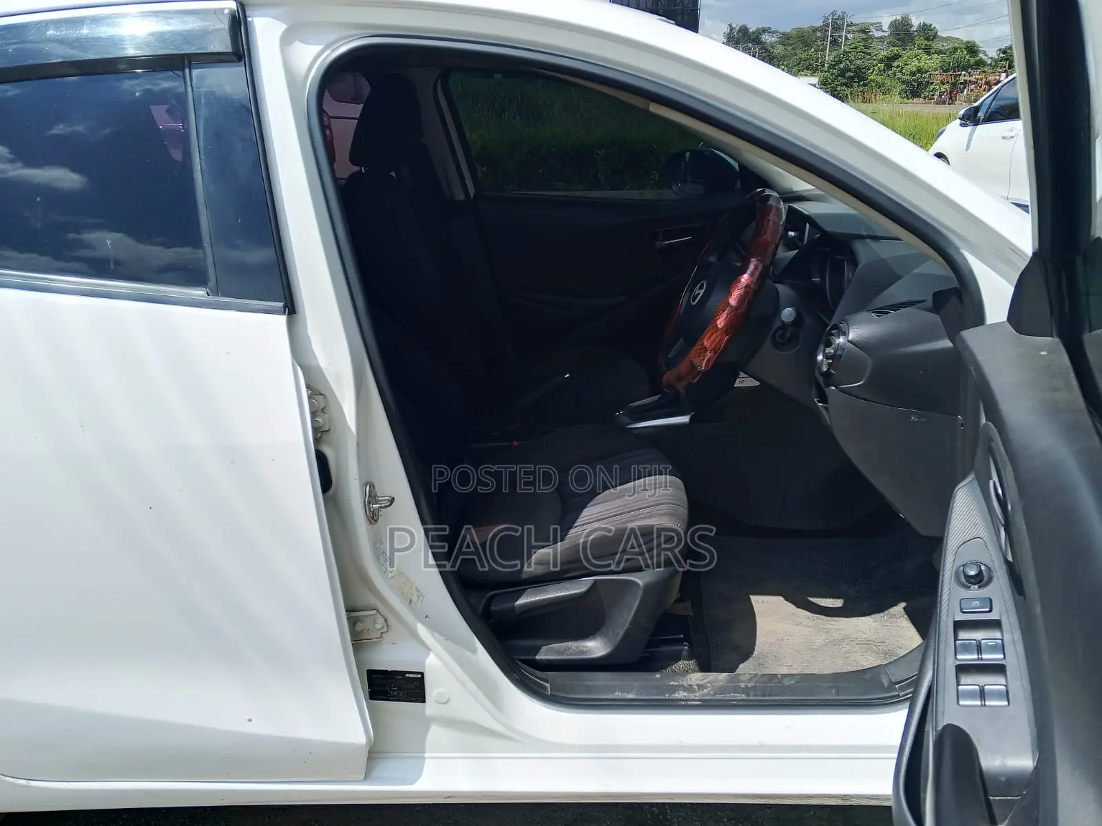 Mazda Demio 2015 Off white