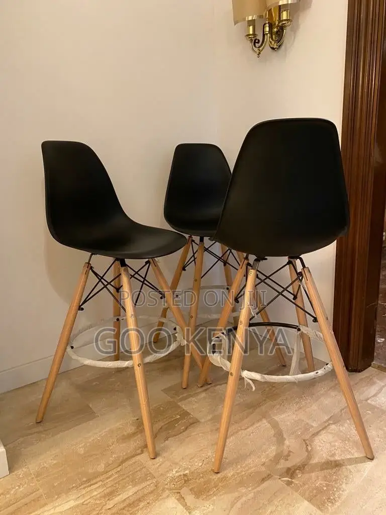 Bar Stool; Elegant Eames Inspired Wooden Legs Bar Stool for Kitchen