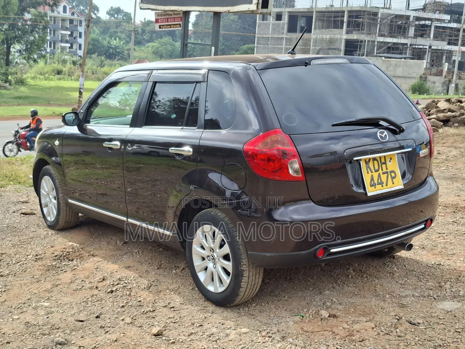 Mazda Verisa 2015 Maroon